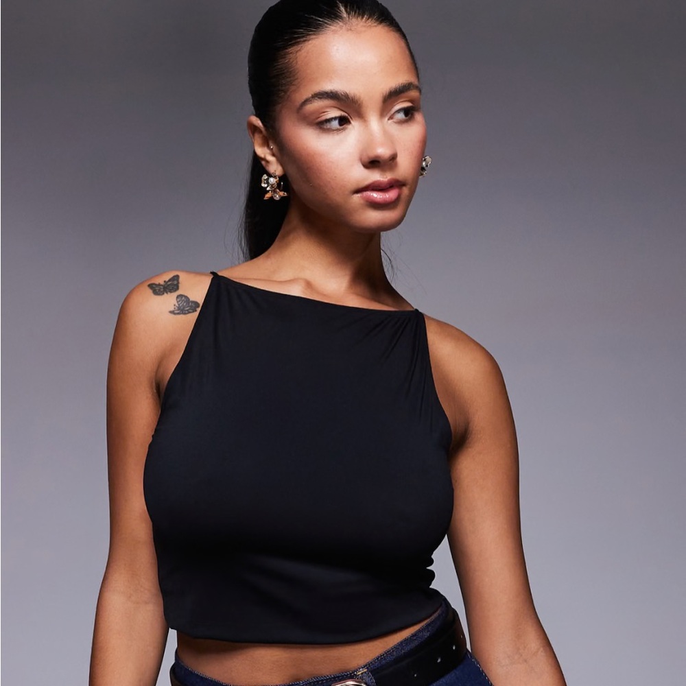 Good American weightless scuba sleeveless tank top in tan Size Small